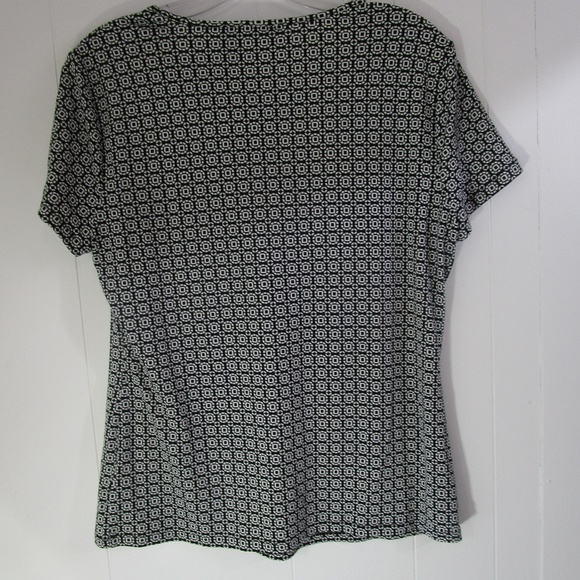 East 5th pullover top size Medium - Picture 3 of 4